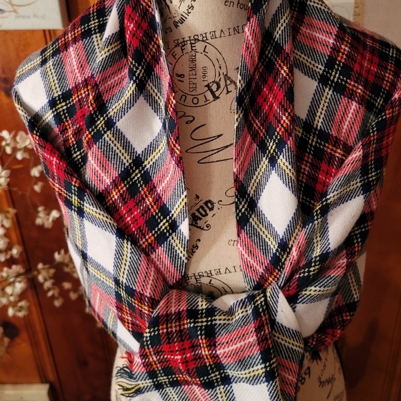 Scarf - Picture 2 of 8